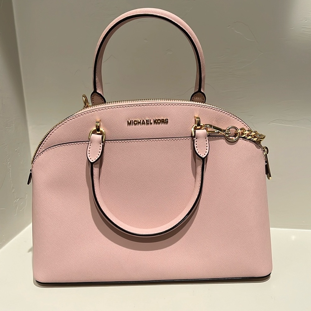 MICHAEL KORS LARGE EMMY DOME SATCHEL. NEVER USED, BRAND NEW, NO TAGS.